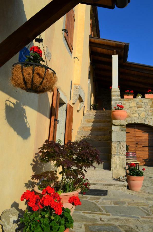 Apartment In The Smallest Town In The World Hum Exterior photo